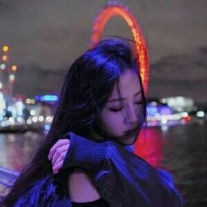 不要低头，皇冠会掉.