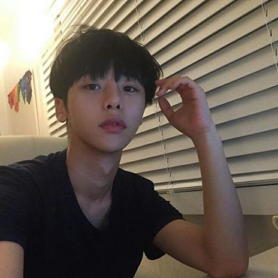 十七八岁的很多故事都没有回声_qq男生头像_我要个性网