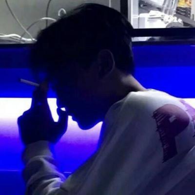 祝韩子浩小哥哥长的越来越丑