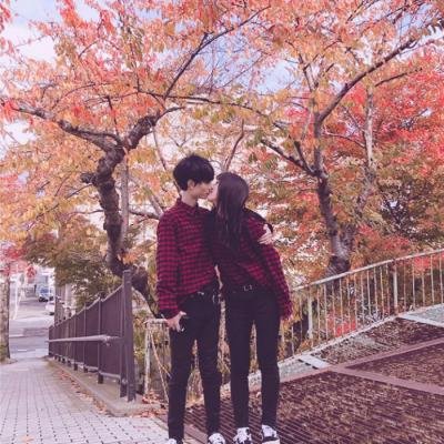 小清新的校园情侣头像一对 只是单纯的爱你