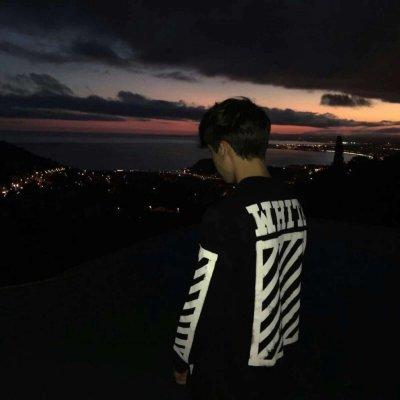 优质男头丨你喜欢大海,我爱过你_qq男生头像_我要个性