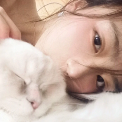"这场雨或许不撑伞会更浪漫"_女生头像_我要个性网