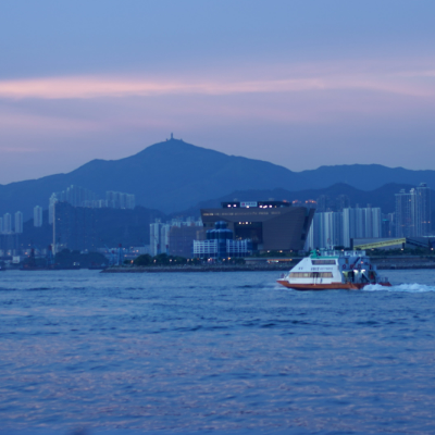 兴隆湖五一环湖跑鸣笛开赛 张宁现身羽毛球嘉年华