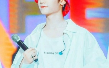 Justin黄明昊