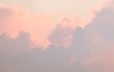 黄昏夕阳，云朵蓝天