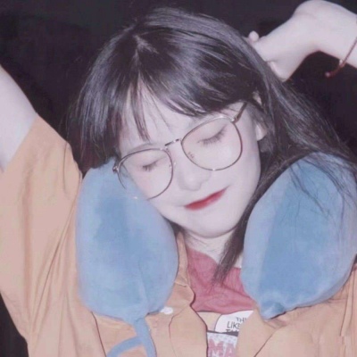 清新可爱戴眼镜女生闺蜜头像