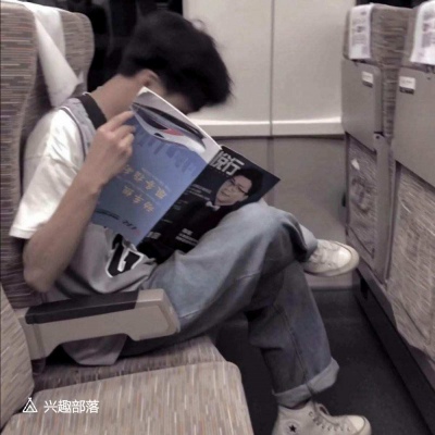 qq男生看书头像个性网=高清阳光帅气男生看书的头像动漫