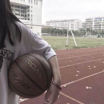 女生打篮球头像图片
