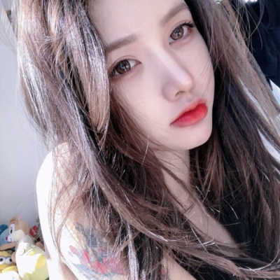 顾柒颖 ins时尚魅力女头_女生头像_我要个性网