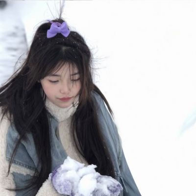 ins冬日女生头像雪景可爱