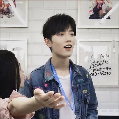 确定不来看一下肖战的头像吗