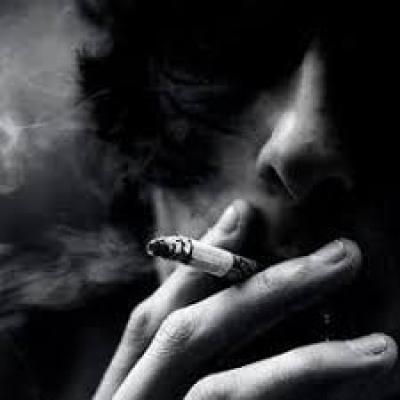 孤独就像吸烟，一开始总会不适应